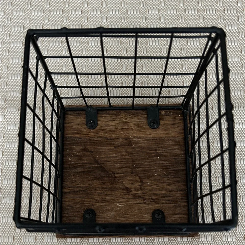 Utensils Black Wire Mesh Countertop Caddy with Wood Base
